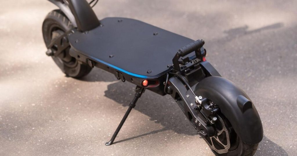 parkiran Dualtron Thunder električni off-road romobil